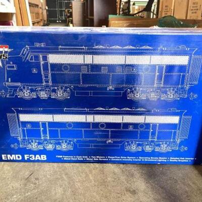 #1416 â€¢ USA Trains Locomotive and Tender, EMD-F3AB