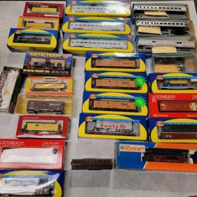 #1236 â€¢ HO Scale Trains and Railcars