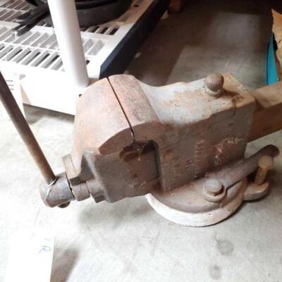 #4560 â€¢ Chas Parker Vise