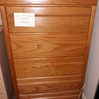Chest of drawers that is part of a three piece set