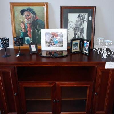 entertainment console and art