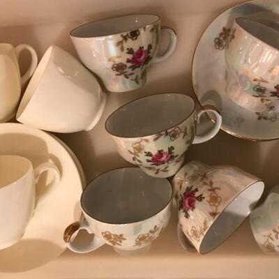 Delicate espresso cups - hat box lot