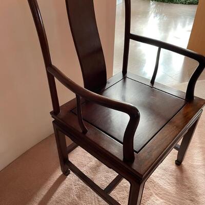 SIDE ANGLE OF CHAIR