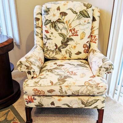 Nice loral upholstered accent chair 