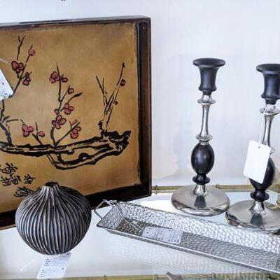 Aisan tray, chrom and wood candlesticks