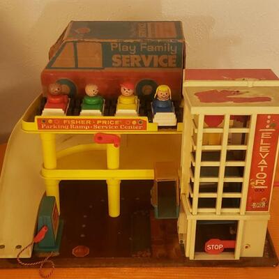 Fisher Price Play Family Service | Parking Ramp | Service Center