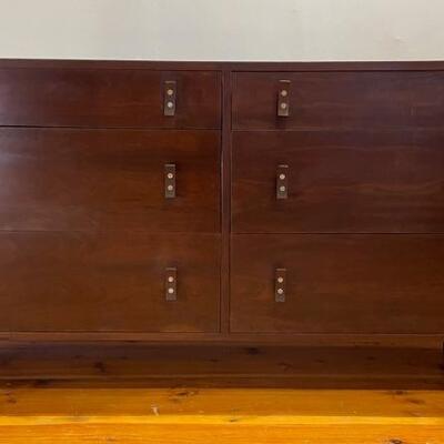 Stanley Young For Glenn Of California Mid Century 6 Drawer Chest 
Lot #: 93