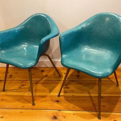 Pair Of Turqoise Mid Century Chromcraft Shell Chairs (1) 
Lot #: 36