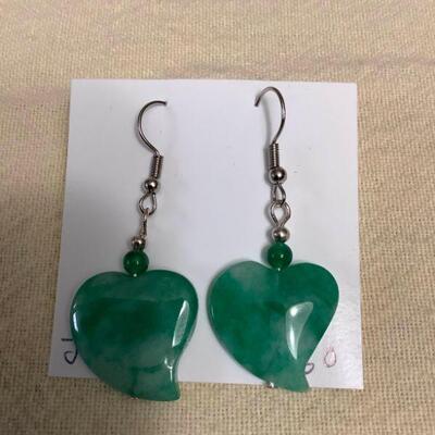 Fls160 Pair Of Heart Shaped Jade Earrings By Myrna Lee Chang 