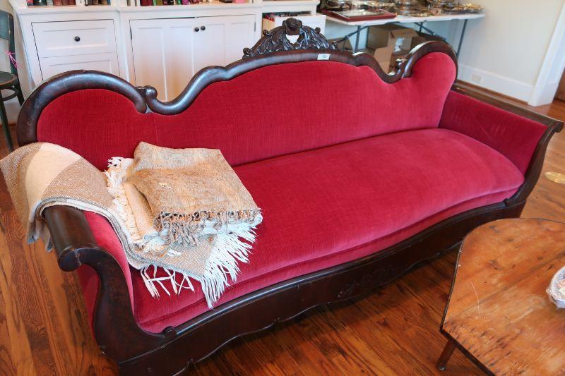 DIVINE FINDS ESTATE SALE ON THE HILL