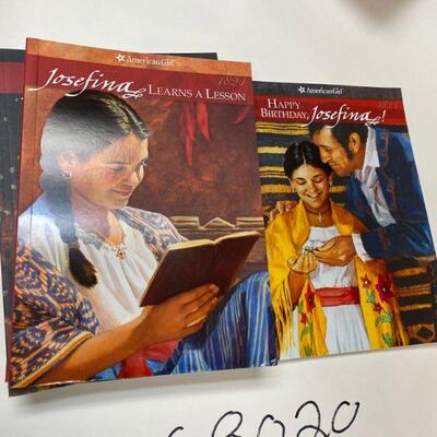 https://www.ebay.com/itm/115136055680	HS8020 The American Girl Book Set (6) - Josefina Learns a Lesson 1821, Happy Birthday Josefina...