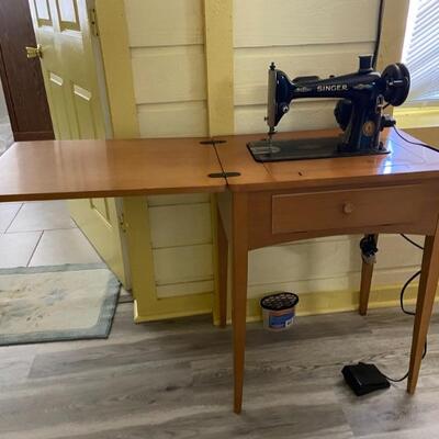 Vintage singer and it works!