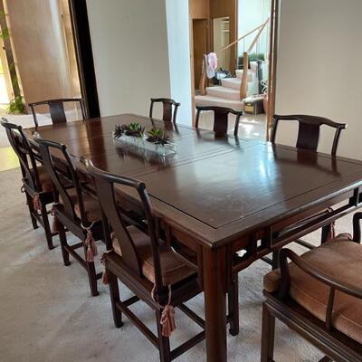 GUMPS DINING TABLE WITH 8 CHAIRS AND TABLE PAD. 30
