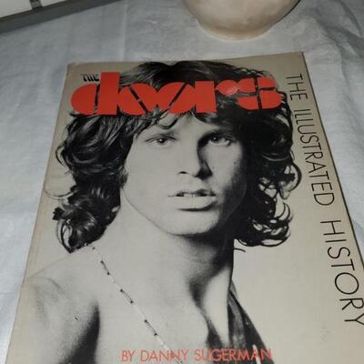 Book: The Illustrated History (The Doors)