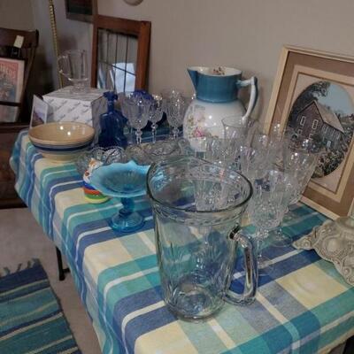 Assorted crystal & kitchenwares including Fenton compote, stoneware bowl