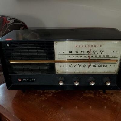 Vintage Panasonic radio