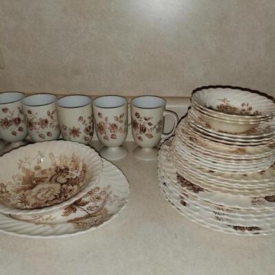 Staffordshire dinnerware set - Clarice Cliff, “Charlotte”