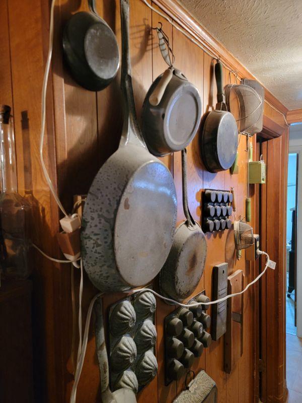 THRILL OF THE HUNT ANTIQUE VINTAGE TREASURE TROVE ESTATE SALE BY ALAMO