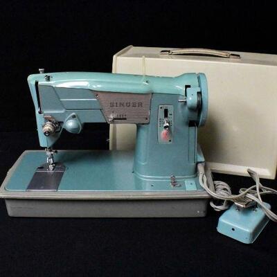 Singer Sewing Machine Turquoise - Works