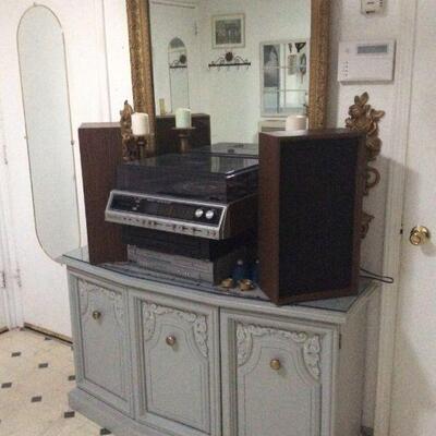 Turn Table with speakers