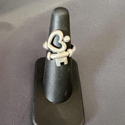 James Avery Ring, Size 5.5 is 7.3 Grams