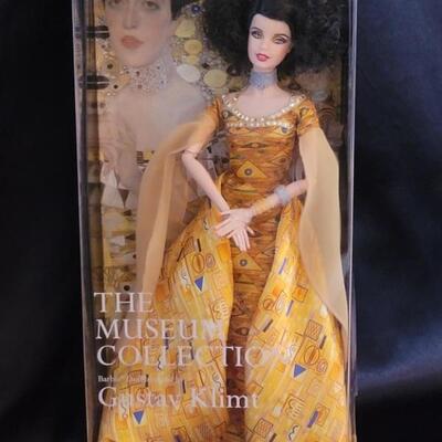 NIB The Museum Collection Barbie
Inspired by Gustav Klimt's portrait of Adele Bloch-Bauer