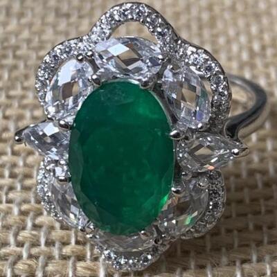 Sterling Silver Ring with Emerald Gemstone Size 6