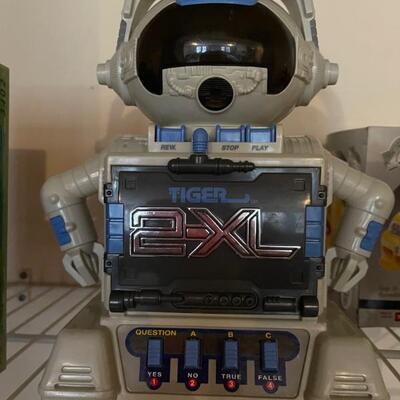 2-XL talking robot cassette player