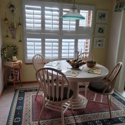 Breakfast Nook Table w/4 Chairs