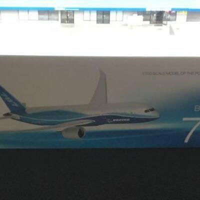 1/200 SCALE  BOEING 787-8  MODEL
