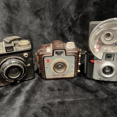 (3) Brownie Cameras: 1-SIX 20, 1-Holiday Flash, +
1-Star Flash Camera