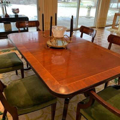 Kittinger dining table with leaves