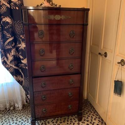 antique bachelor's chest