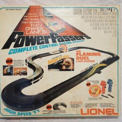 1015	LIONEL POWER PASSERS COMPLETE CONTROL RACING SYSTEM W/ ORIGINAL BOX, 3-3710
