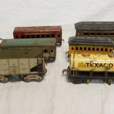 1273	LOT OF MOSTLY AMERICAN FLYER MODEL TRAIN CARS LOT ALSO INCLUDES A DURFAN LINES CAR & A TEXAS COMPANY TEXACO TANK CAR 
