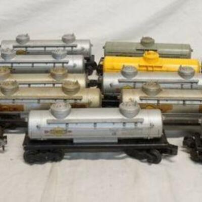 1317	LARGE LOT OF LIONEL SUNOCO TANK CARS
