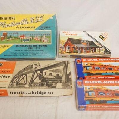 1354	5 MODEL BUILDING KITS INCLUDES LIFE LIKE, BACHMANN, REVELL & IDEAL MODELS
