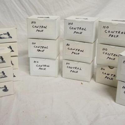 1071	LARGE LOT OF HO CONTROL PACKS & POWER ADAPTERS
