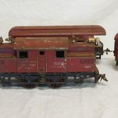 1088	IVES TOYS MODEL TRAIN 3241 NYC AND H.R. LOCOMOTIVE IS APP. 12 IN L. BOTTOM READS IVES TOYS PATENDED FEB 20-12 
