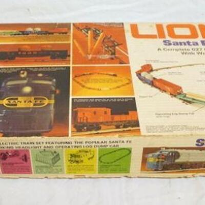 1009	LIONEL SANTA FE FREIGHT SET W/ ORIGINAL BOX NO. 6-1383
