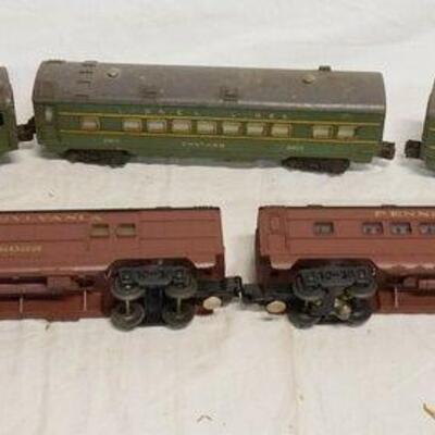 1304	LOT OF 5 LIONEL MODEL TRAINS LOT INCLUDES PENNSLYVANIA, HILLSIDE CHATHAM & MAPLEWOOD TRAIN CARS
