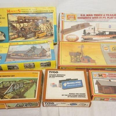 1093	LOT OF HO GAUGE MODEL TRAIN ACCSESORIES KITS, INCLUDES FIVE AHM TWO OF WHICH ARE SEALED IN BOX- RICO STATION 58154 & WINDMILL...