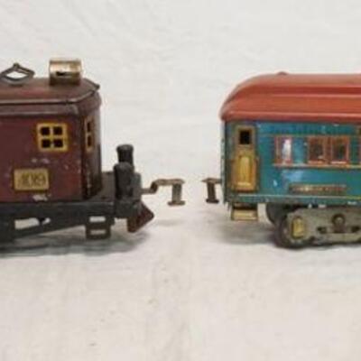 1290	2 AMERICAN FLYER STANDARD GAUGE TRAIN CARS 4019 & PULLMAN 4251. LARGEST IS 14 3/4 IN L 
