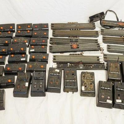 1247	LARGE LOT OF LIONEL SWITCHES/CONTROLS
