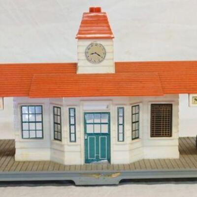 1087	NOMA *NOMA TOWN* MODEL TRAIN STATION 16 IN W, APP. 9 1/4 IN H 
