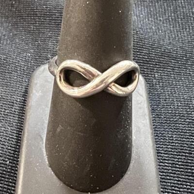 James Avery Infinity Ring, Size 8, is 3.5 grams