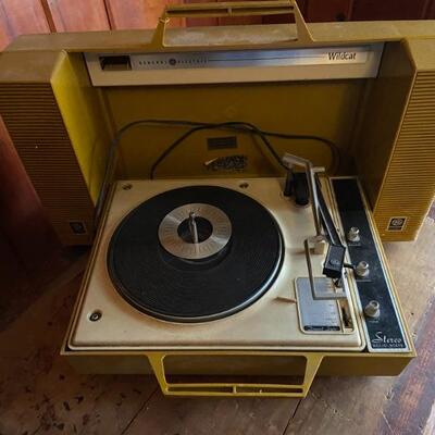 Stereo turntable