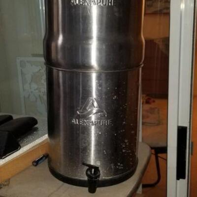 Alexapure table top water purifier with filters