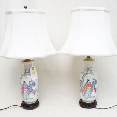 PAIR ANTIQUE CHINESE PORCELAIN LAMPS