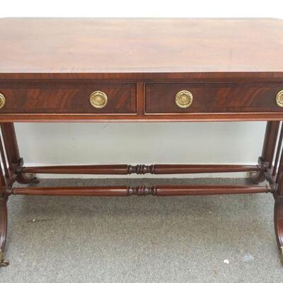 HICKORY CHAIR BANDED MAHOGANY LIBRARY TABLE